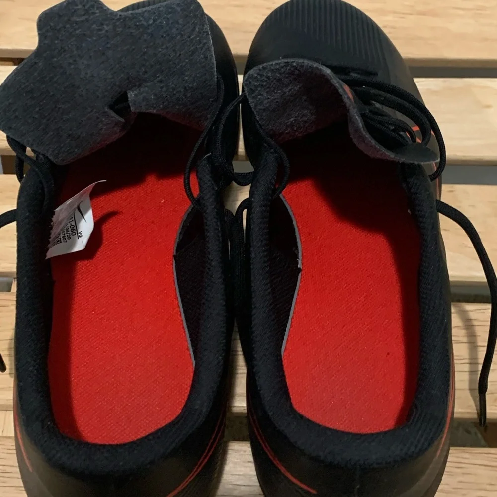Nike, soccer cleats.  Black and red, like new condition. - Picture 6 of 11